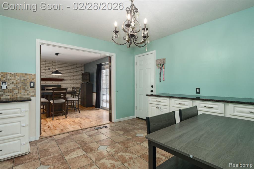 5737 Shetland Way, Waterford, MI 48327 — Photo 13