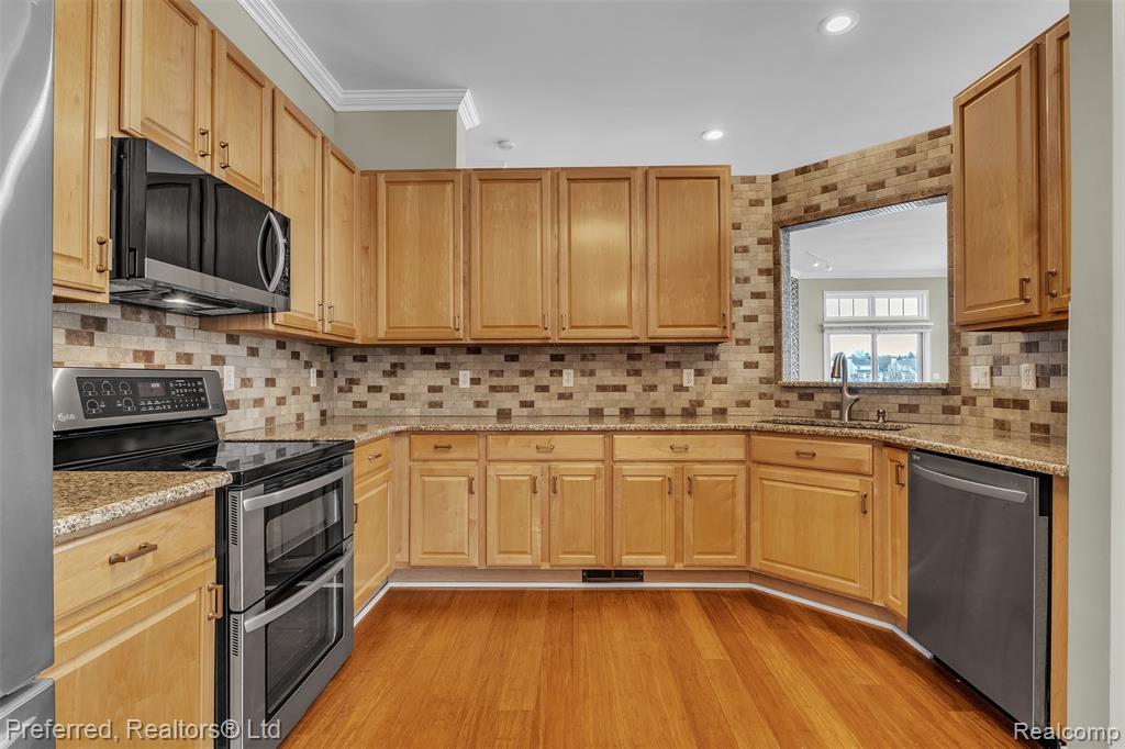 985 Watersedge Court, Oxford, MI 48371 — Photo 27