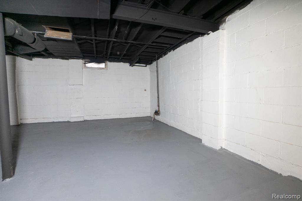 9107 Vaughan Street, Livonia, MI 48228 — Photo 15