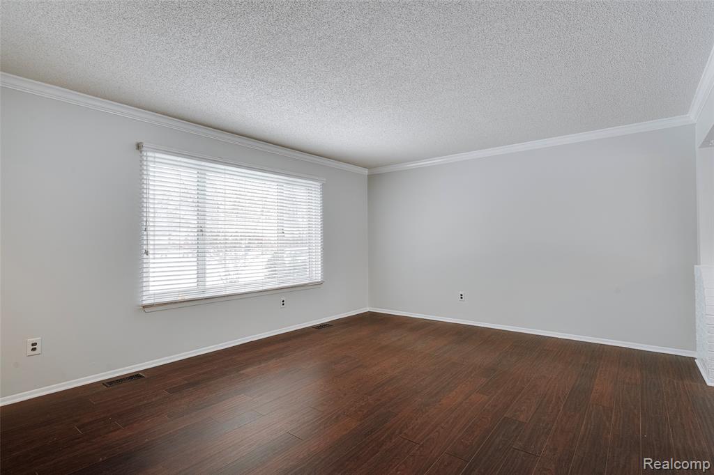 45900 Gainsborough Drive, Canton, MI 48187 — Photo 3