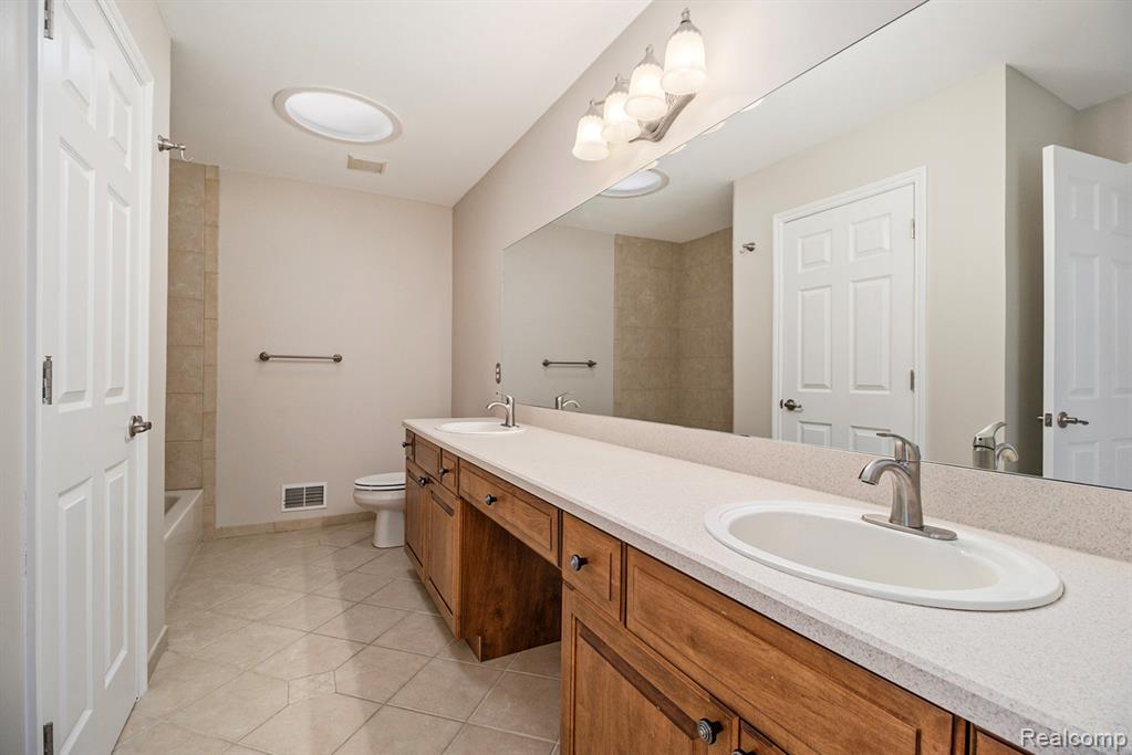 2298 Meadow Court, Leonard, MI 48367 — Photo 30