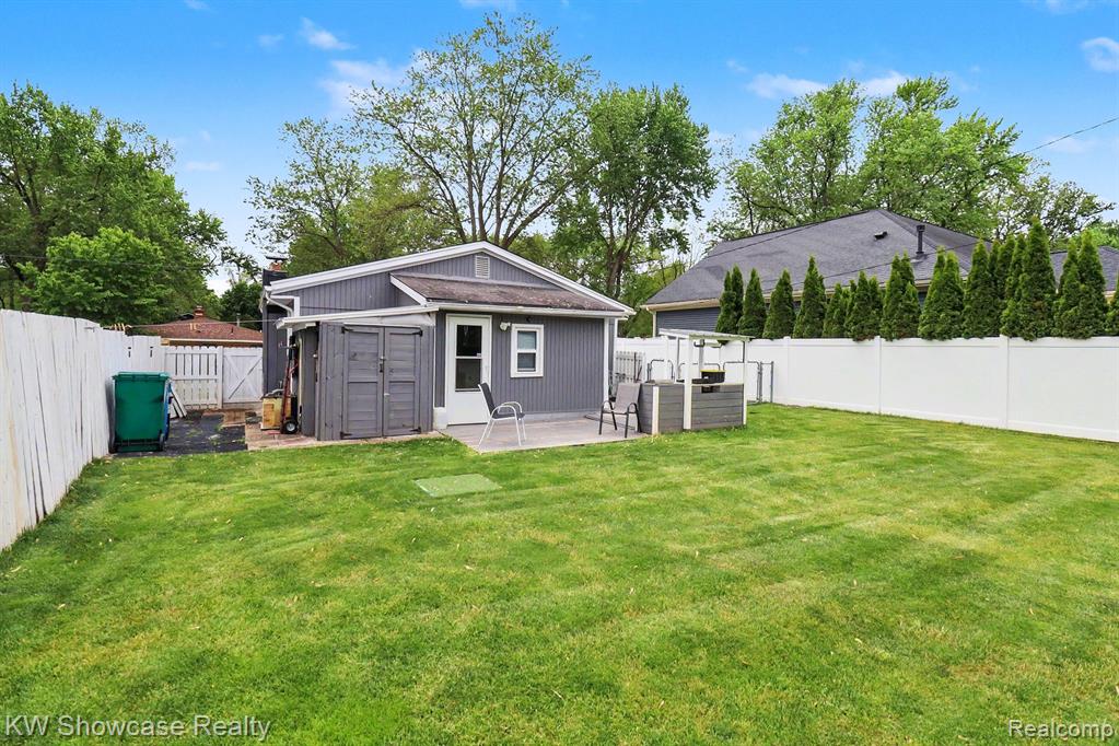 9572 Garden Terrace, Commerce Twp, MI 48382 — Photo 15