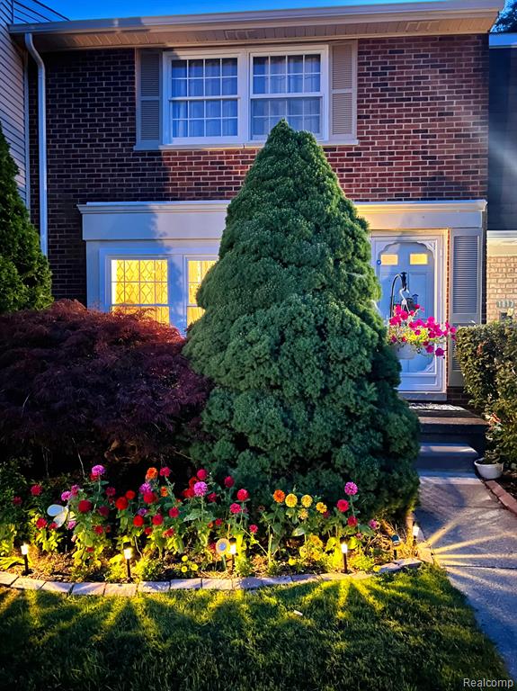 1815 BRENTWOOD Drive, Troy, MI 48098 — front exterior