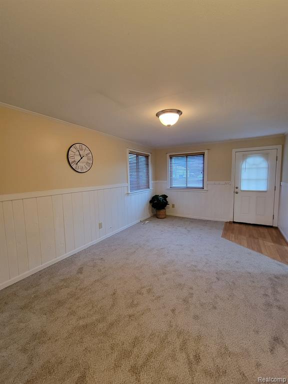 415 LAKEVIEW Street, Holly, MI 48442 — Photo 8