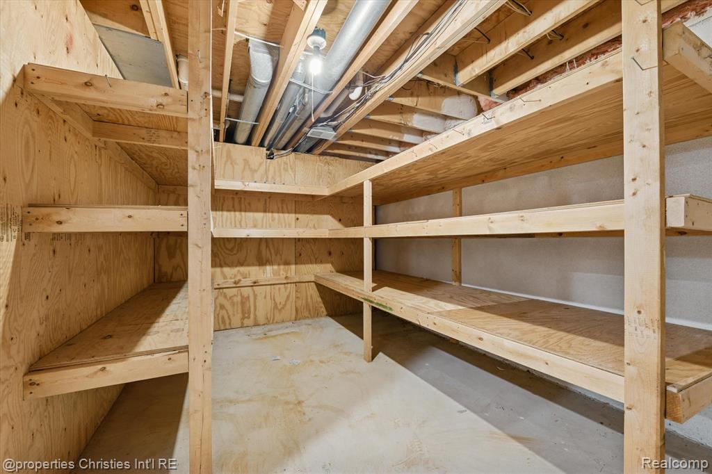 48818 Pebble Lane, Novi, MI — Photo 41