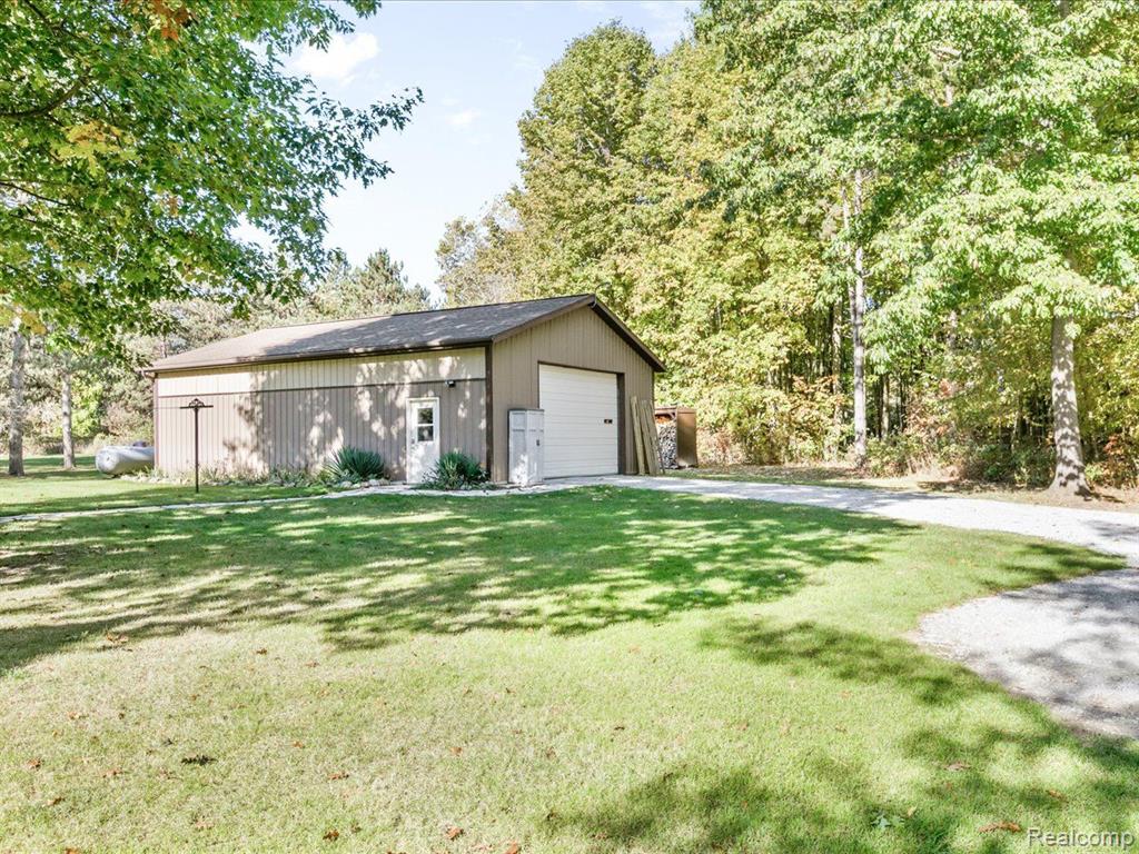 6613 BLACK RIVER Drive, Grant, MI 48032 — Photo 4