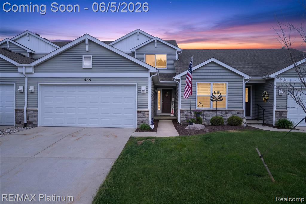 465 Hosta, 082, Howell, MI 48843
