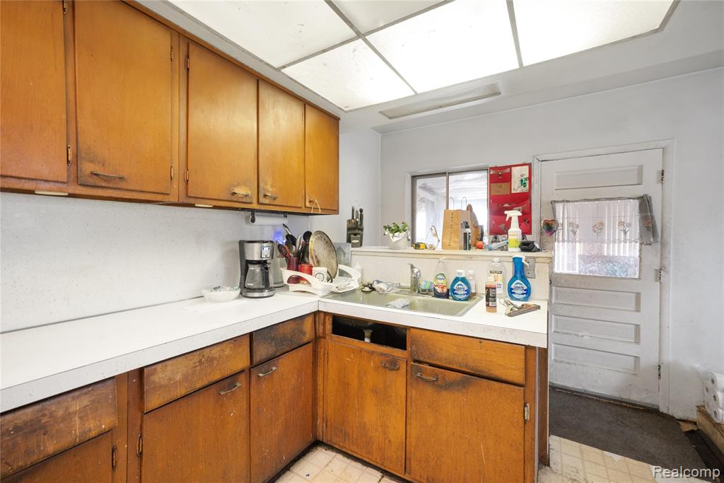 27483 Norma Drive, Warren, MI 48093 — Photo 8