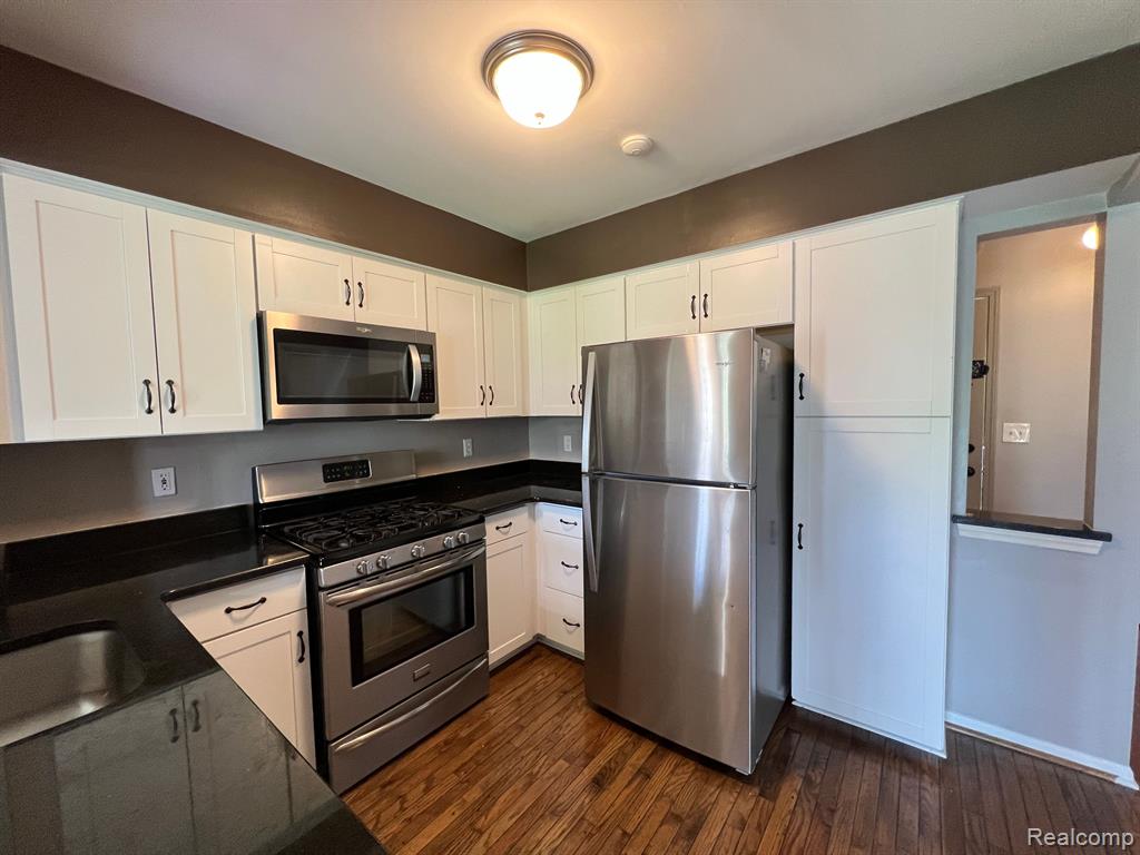 4174 HUNTERS Circle E, Canton, MI 48188 — Photo 5