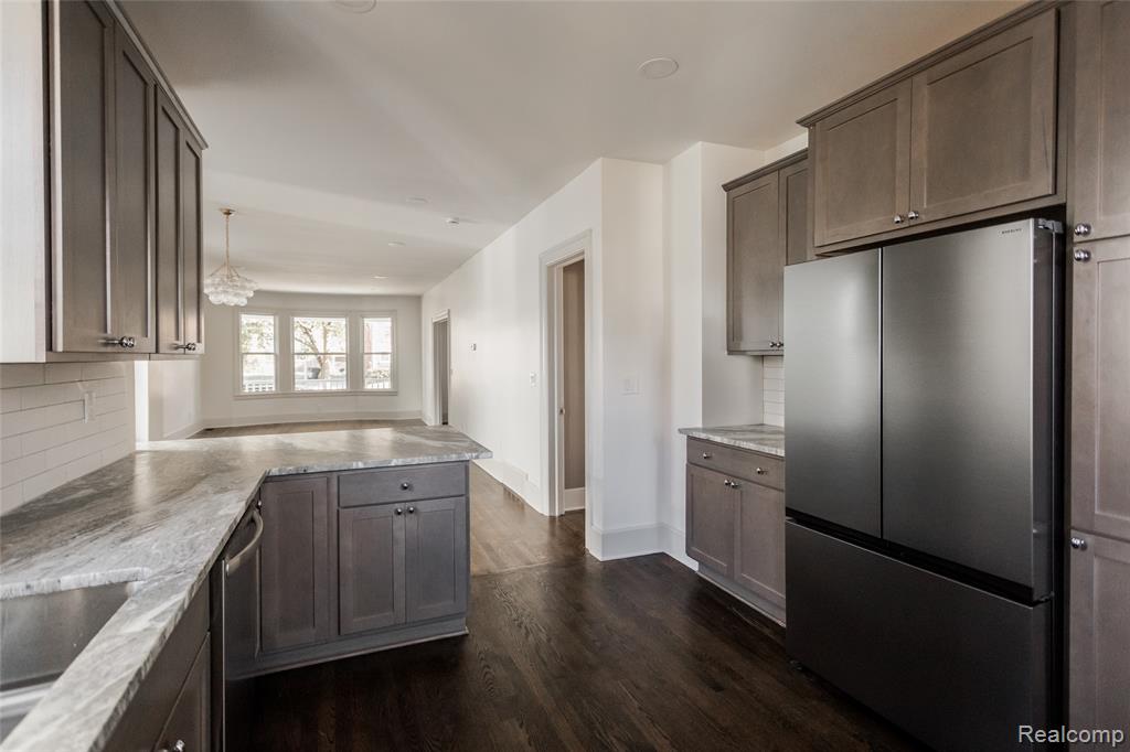 4157 Burns Street, Detroit, MI 48214 — Photo 9