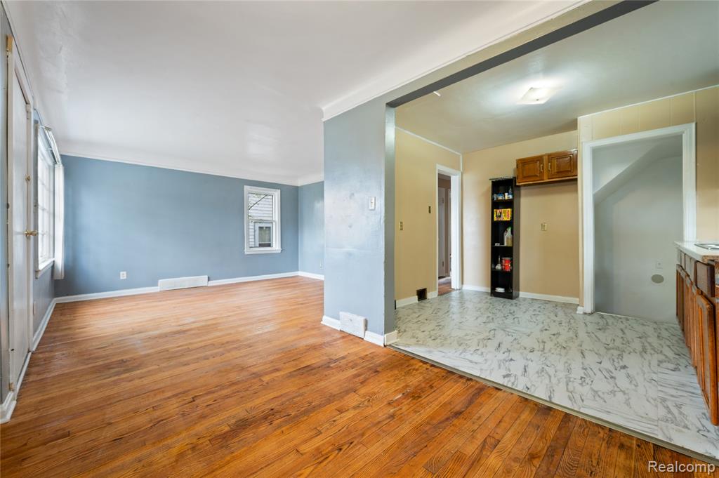 8674 Pierson Street, Detroit, MI 48228 — Photo 11