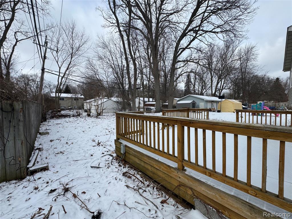 976 Ledyard Street, Waterford, MI 48328 — Photo 20