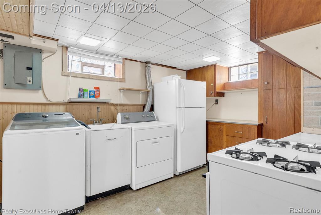 29940 John J Street, Roseville, MI 48066 — Photo 33