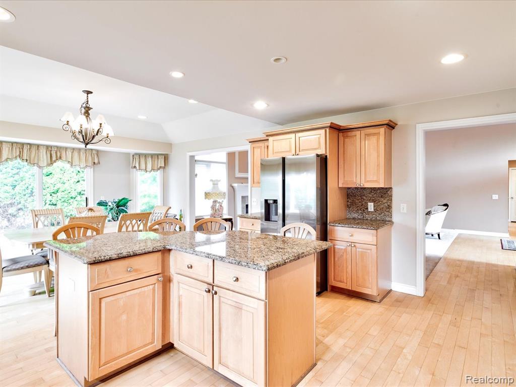 56909 Pinecone Boulevard, Shelby Twp, MI 48316 — Photo 13