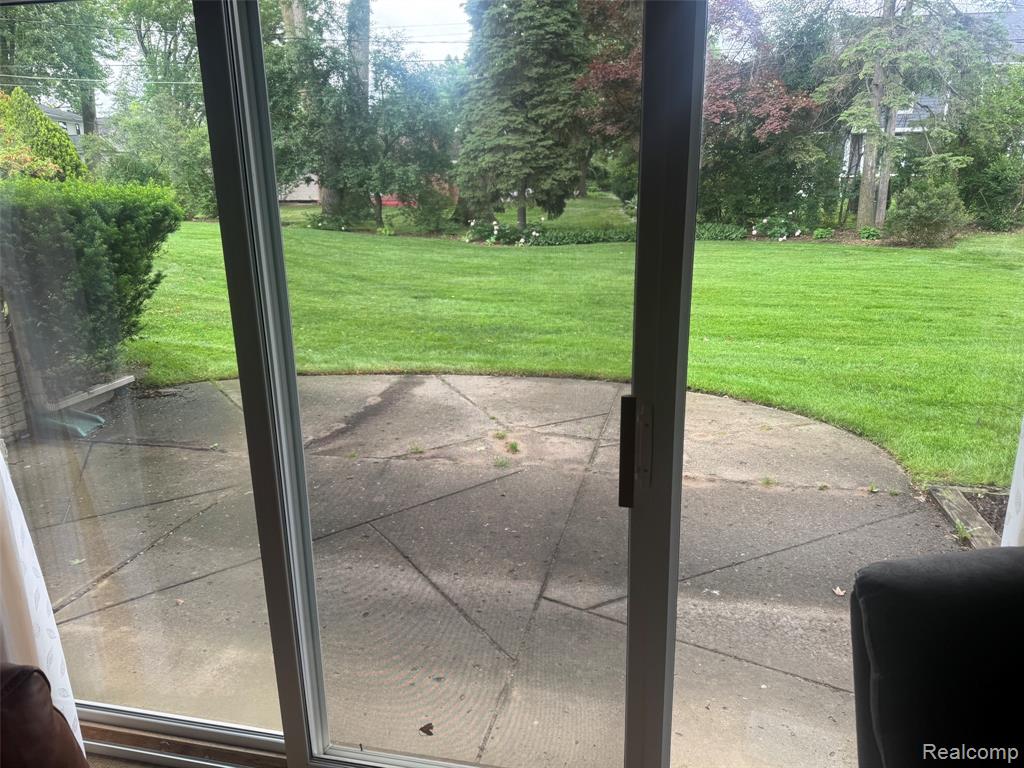 6925 Windham Lane, Bloomfield Hills, MI 48301 — Photo 31