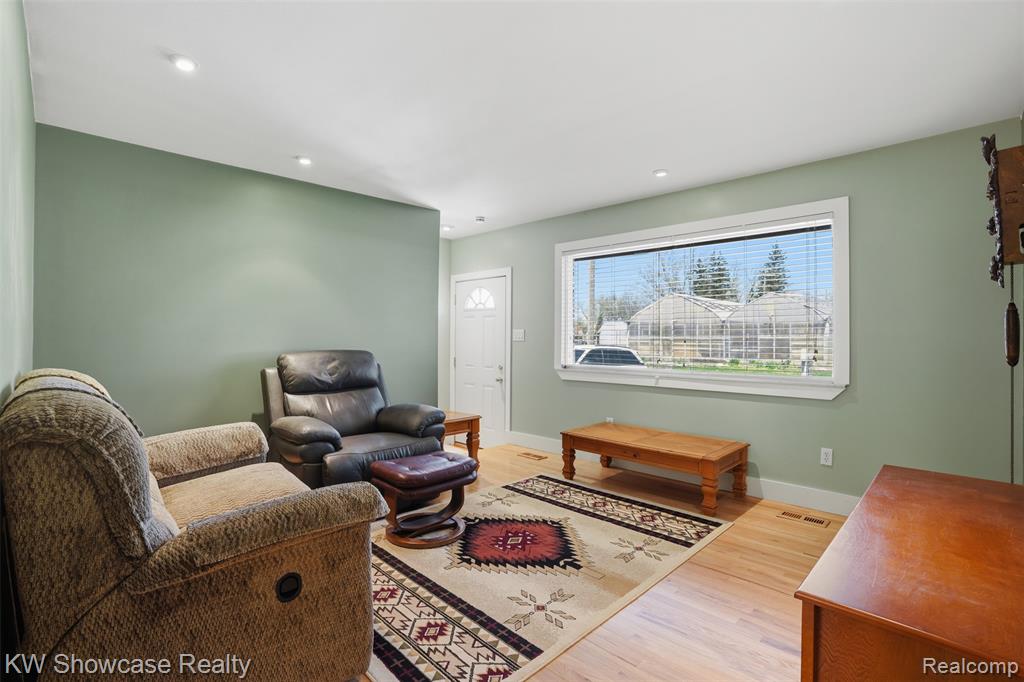 31167 Maplewood Street, Garden City, MI — Photo 6