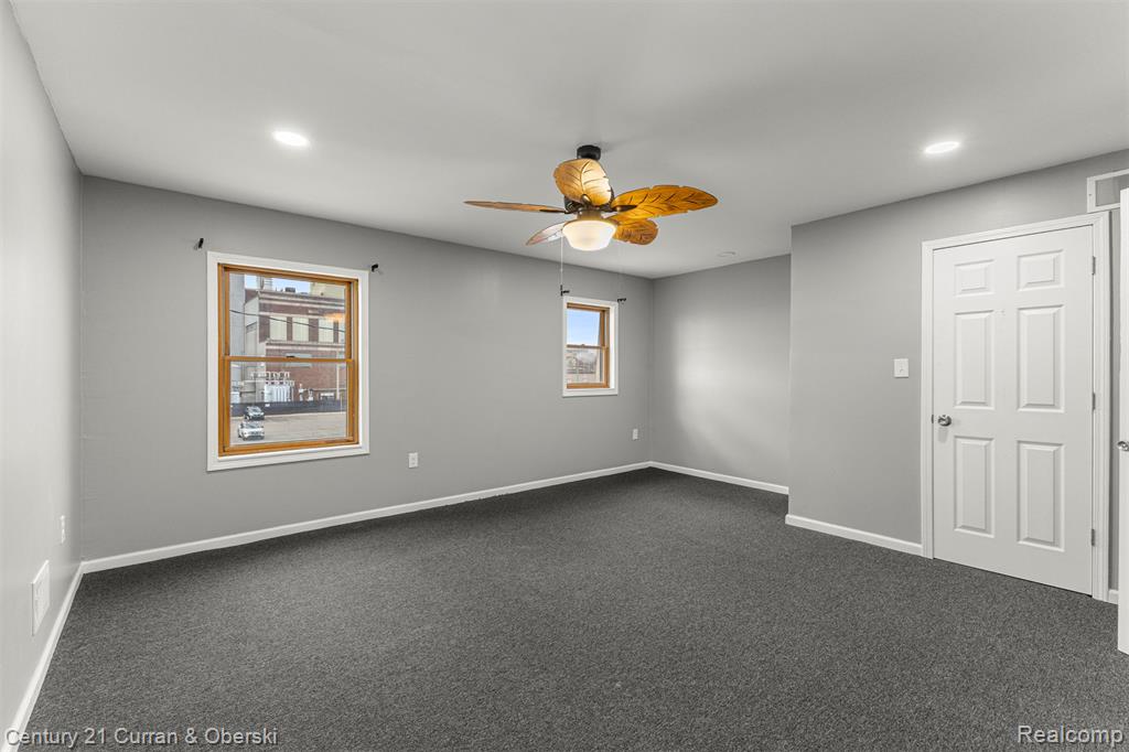 9 Walnut Street, Wyandotte, MI 48192 — Photo 25
