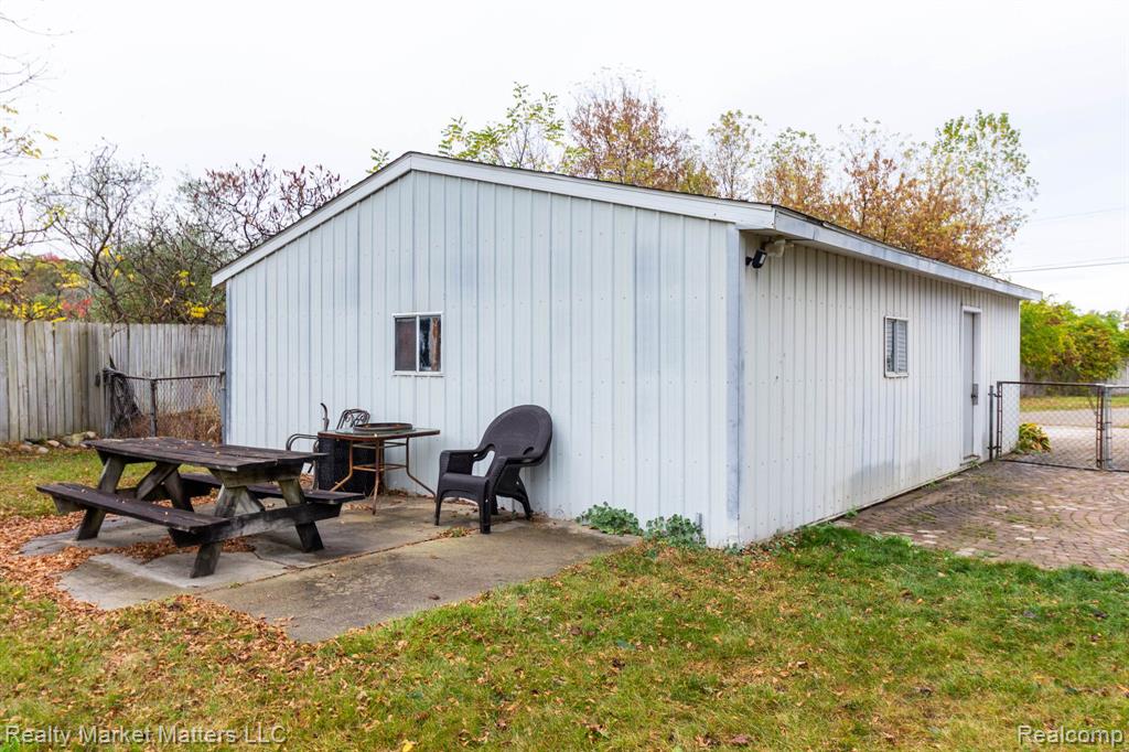 781 W Davison Lake Road, Oxford, MI 48371 — Photo 21