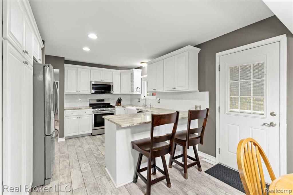 52048 Brentwood Drive, Shelby Twp, MI 48316 — Photo 19