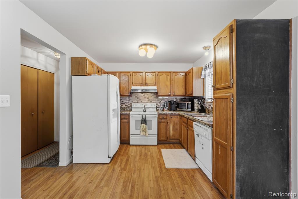 9293 Wildwood Lake Drive, Whitmore Lake, MI 48189 — Photo 14