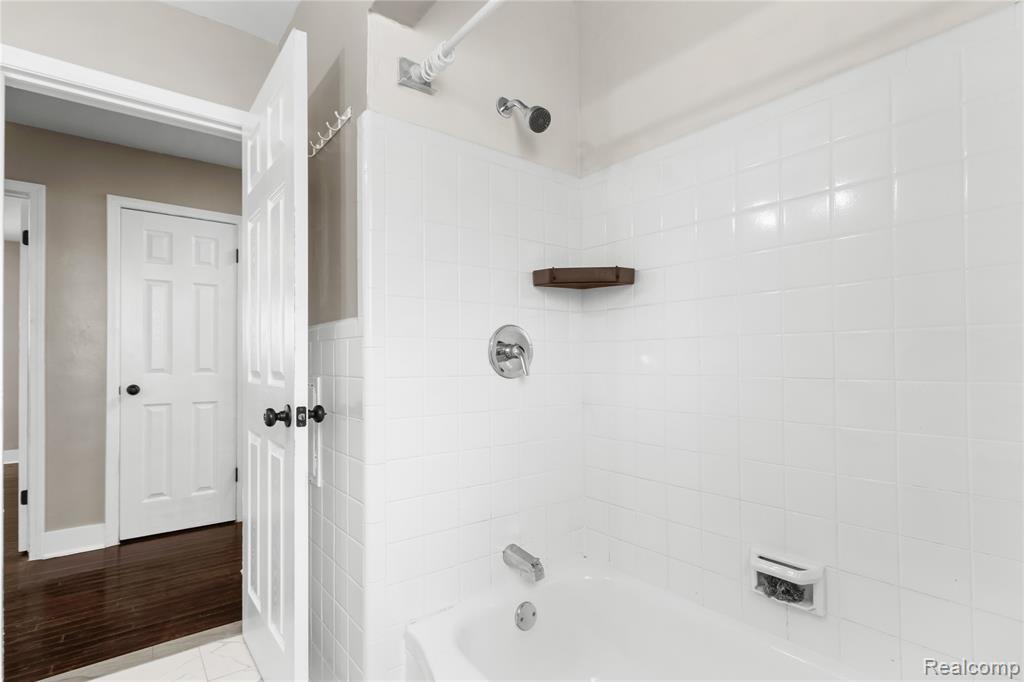 6781 Iowa Street, Hamtramck, MI 48212 — Photo 12