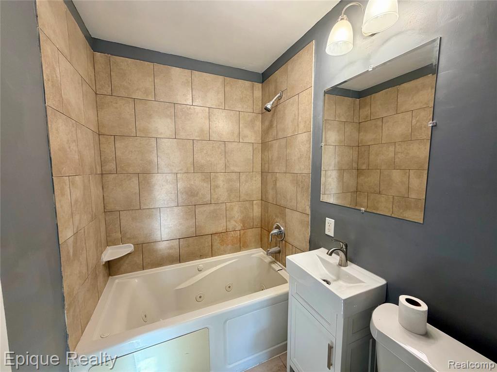 4405 Pengelly Road, Flint, MI 48507 — Photo 24