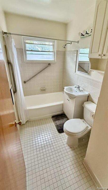 560 E ANNABELLE Avenue, Hazel Park, MI 48030 — Photo 10