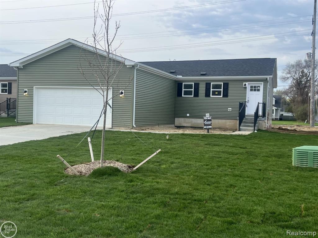 4213 Sugar Maple Run, Flint, MI 48506 — front exterior