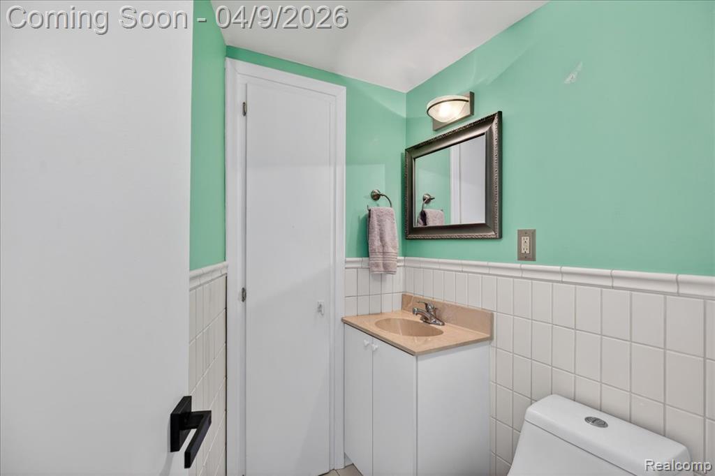 3955 Cambrook Lane, Waterford, MI 48329 — Photo 20