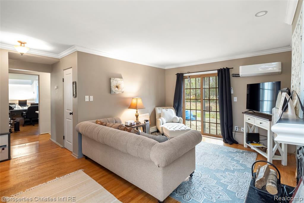 16219 Elizabeth Street, Beverly Hills, MI 48025 — Photo 10