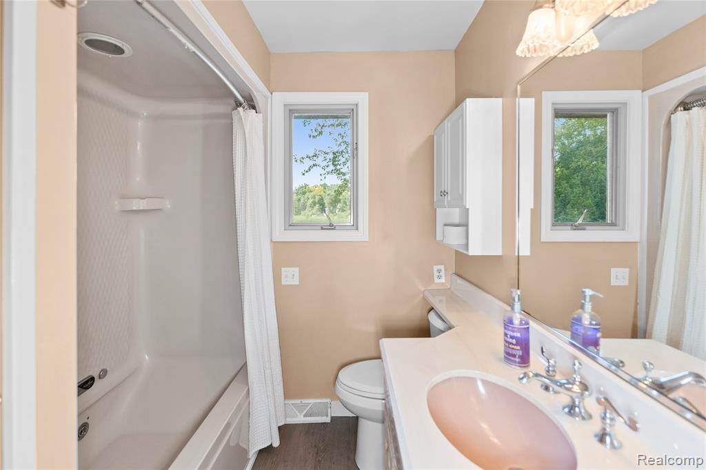 2354 Grove Park Road, Fenton, MI 48430 — Photo 14