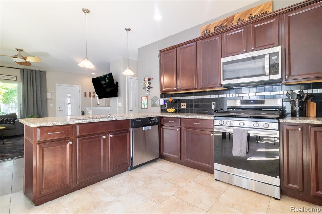 5942 N Walton Street, Westland, MI — Photo 7