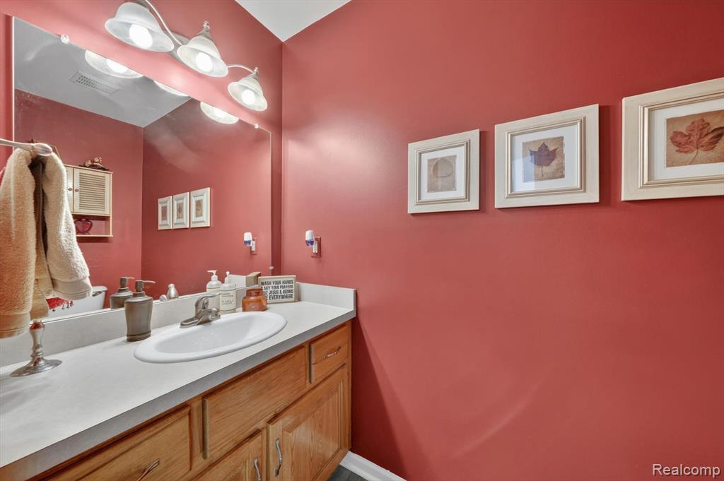611 THORNEHILL Trail, Oxford, MI 48371 — Photo 21