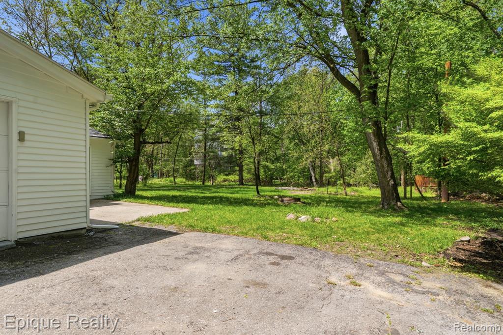 8315 Reese Road, Clarkston, MI 48348 — Photo 23
