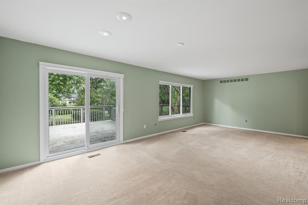 663 Lake Forest Road, Troy, MI 48309 — Photo 11
