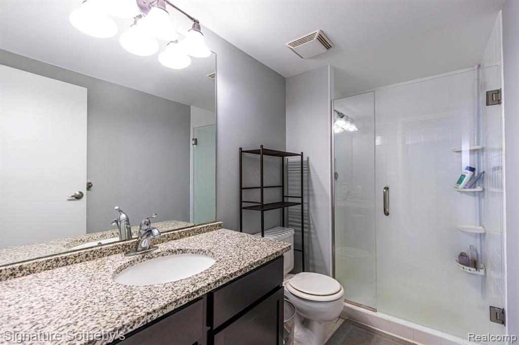 250 E Harbortown Drive, 703, Detroit, MI 48207 — Photo 25