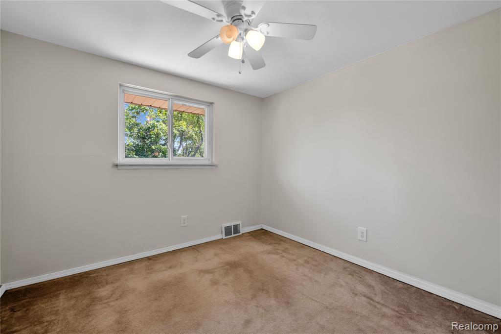 607 Ashburnham Street, Auburn Hills, MI 48326 — Photo 12