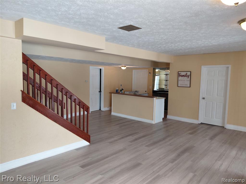 8445 Crestshire Drive, Ypsilanti, MI 48197 — Photo 28
