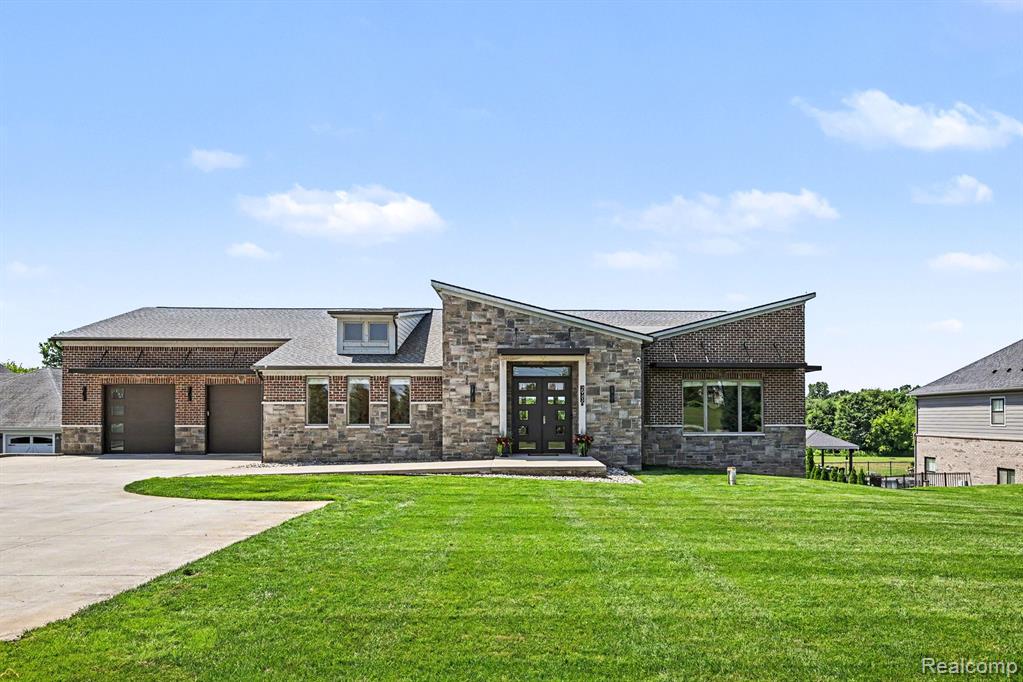 2943 Sleeth Road, Commerce Twp, MI 48382 — Photo 3