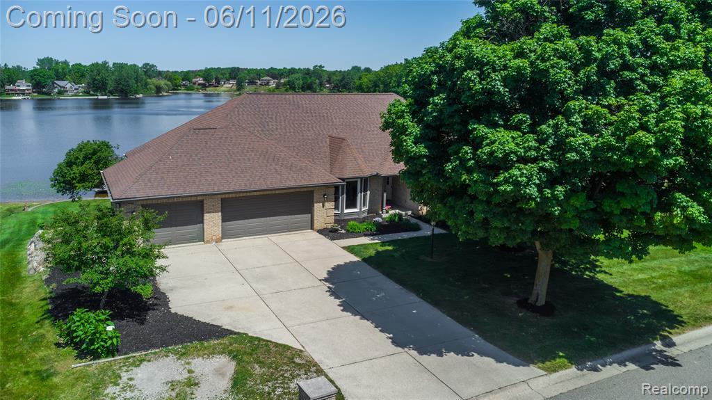 1154 Lake Valley Drive, Fenton, MI 48430 — Photo 15