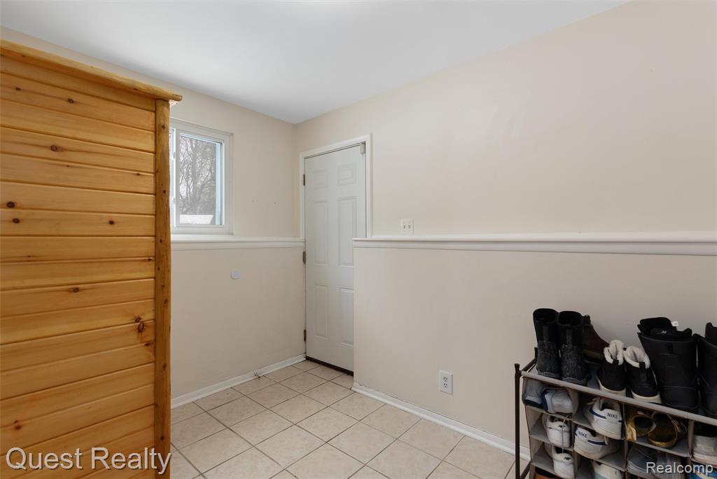 9580 Chaumont Drive, Commerce Twp, MI 48382 — Photo 24