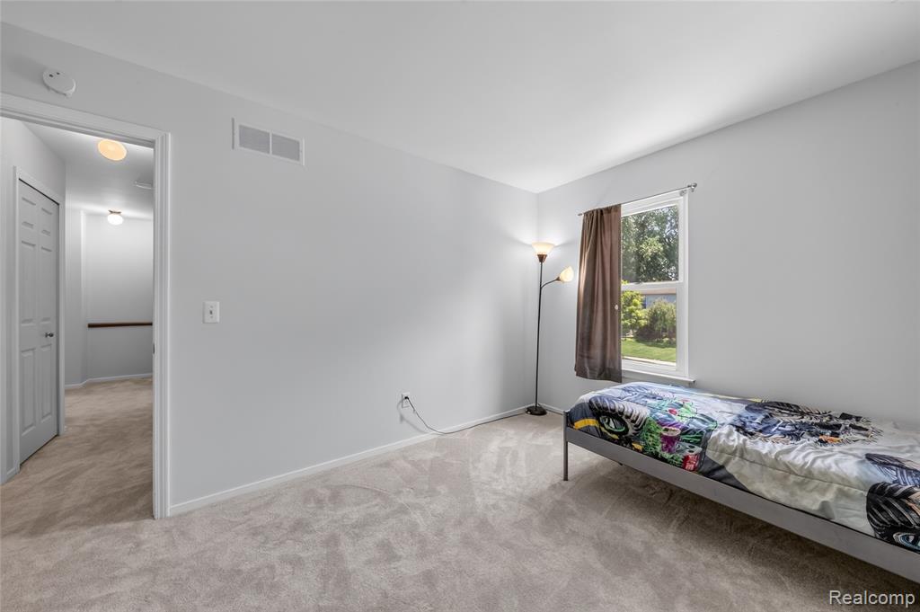 451 Lansdowne Drive, Westland, MI — Photo 26