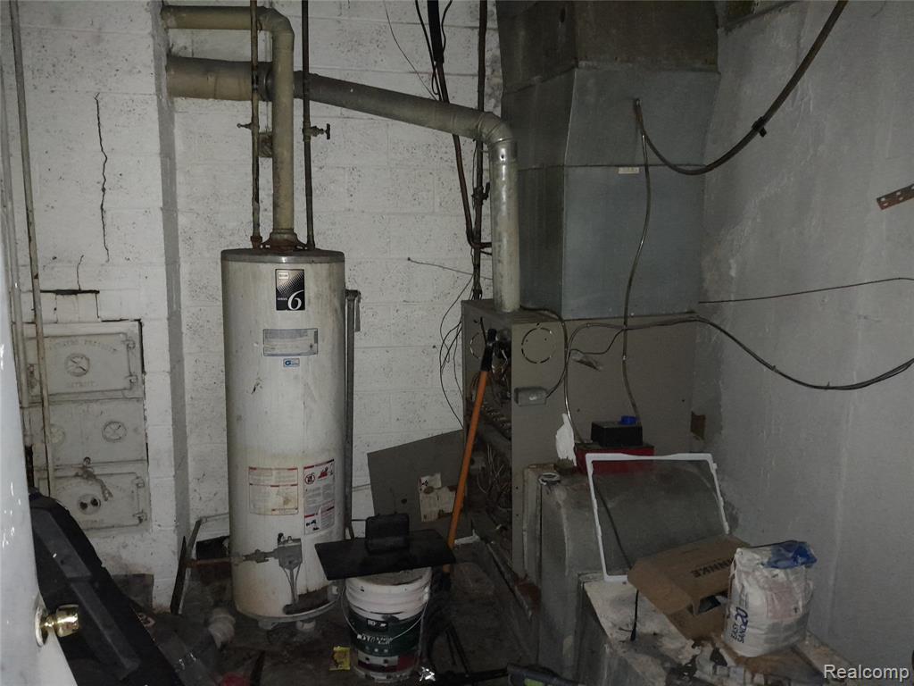 13001 WARREN Avenue, Detroit, MI 48215 — Photo 7