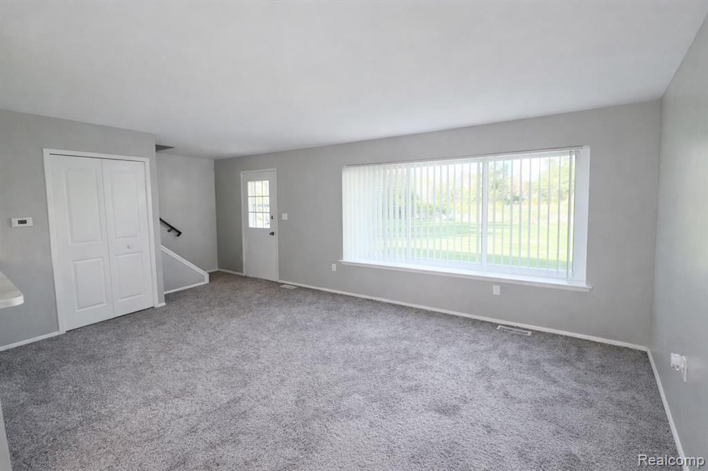 8315 Camelot Court, Mount Morris, MI 48458 — Photo 15