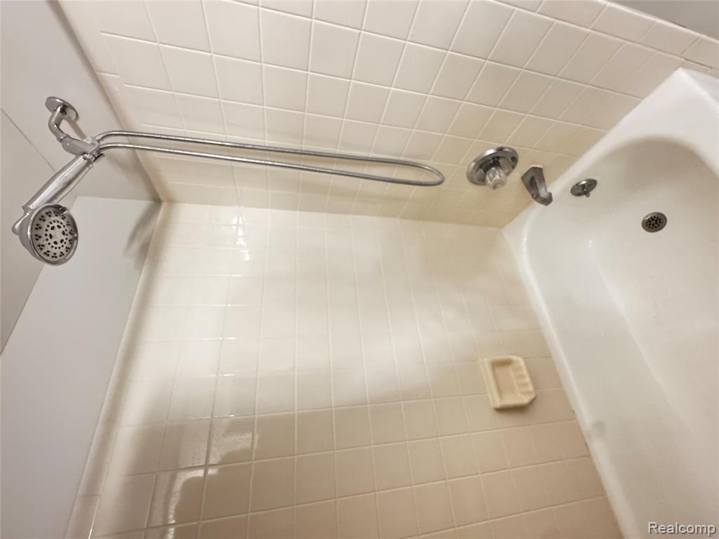 61116 Greenwood Drive, 5, South Lyon, MI 48178 — Photo 19