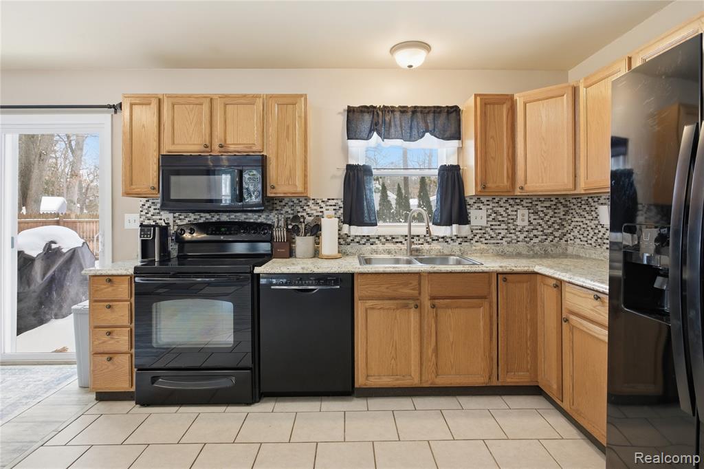 6522 Riverdale Road, Whitmore Lake, MI 48189 — Photo 7