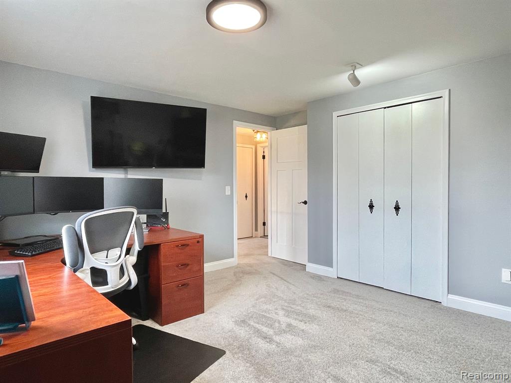 5126 Glengate Road, Rochester, MI 48306 — Photo 35