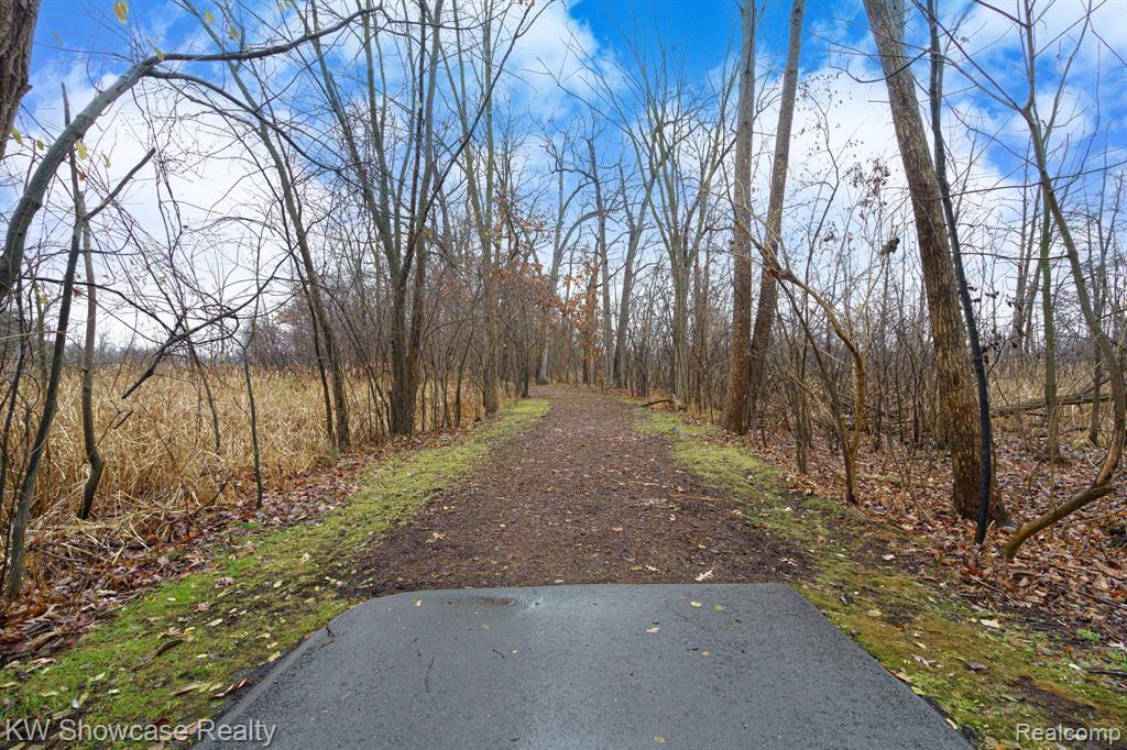 4980 OAK HILL Drive, 66, Waterford, MI 48329 — Photo 3