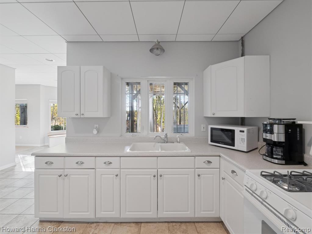 1688 Nelson Drive, Lapeer, MI 48446 — Photo 41