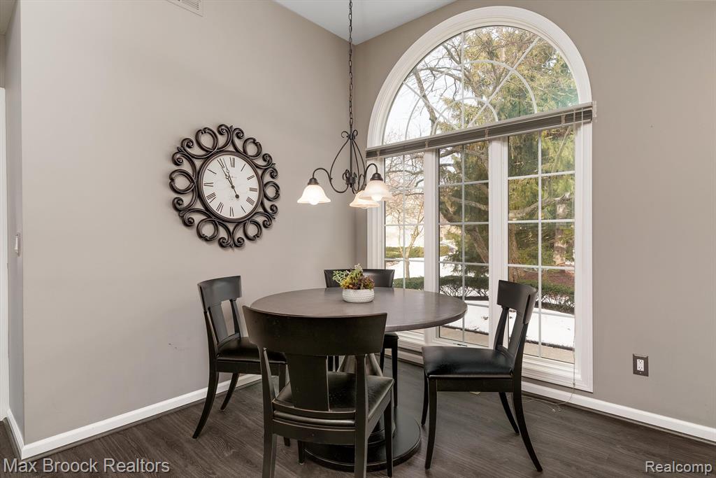 684 Deauville Lane, Bloomfield Hills, MI 48304 — Photo 14